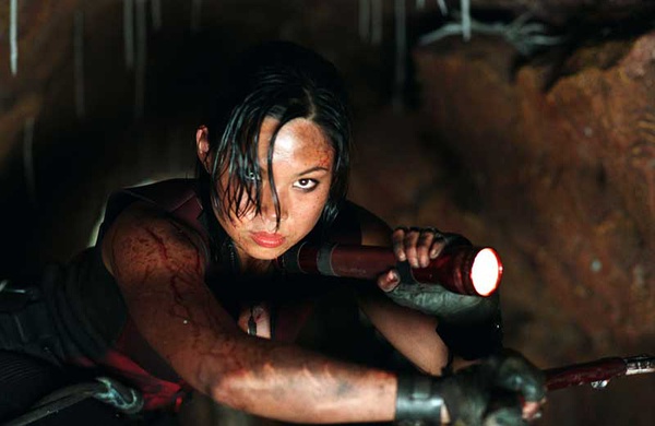 黑暗侵袭 蓝光原盘下载+高清MKV版/ 经典恐怖惊悚/ The.Descent.200531.4G